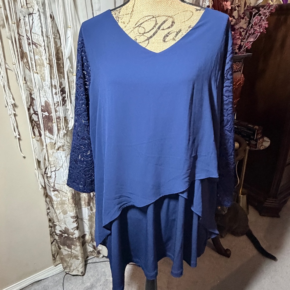 Elegant Blue Lace Sleeve